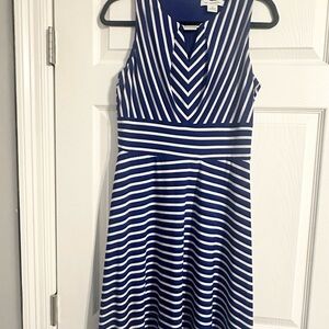 Liz Claiborne Blue and White Sleeveless V-Neck Midi Dress